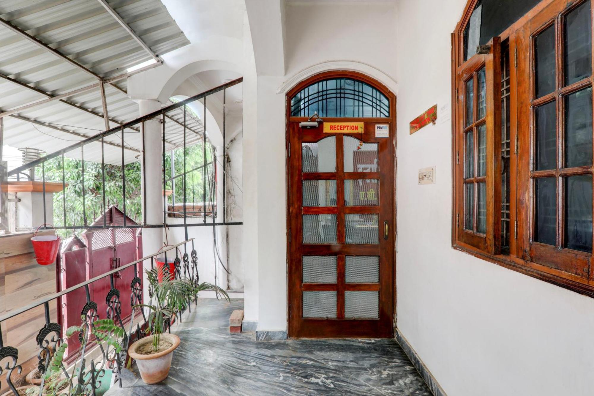 Hotel O Intercity Inn Λάκναου Εξωτερικό φωτογραφία